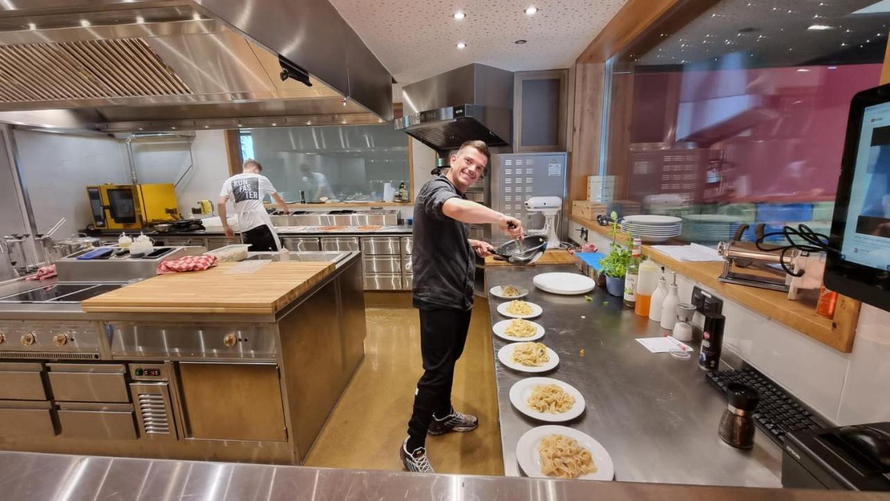 Hotel Crede Kassel Bagian luar foto